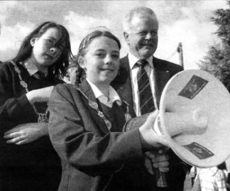 Orla and Rebecca got Lisburn's Half Marathon underway with a bit of help from Councillor Trevor Lunn, the then Mayor of the city.