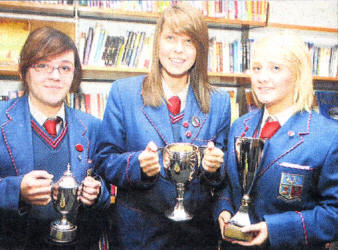 Hunterhouse Prizewinners Hayley Bowes, Alison Scott and Lauren Jones. US3808-106A0 Picture By: Aidan O'Reilly