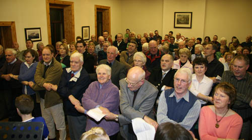 The audience linking hands and singing Burn’s well-known song, ‘Auld Lang Syne’ concluding a most enjoyable evening commemorating the much-loved bard. 