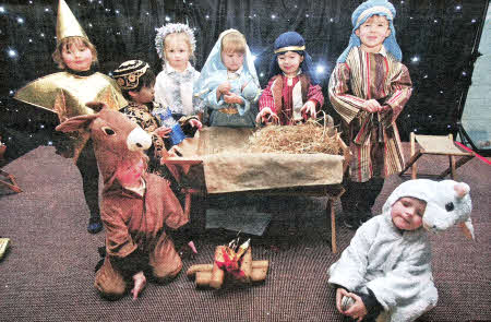 The children perform the Nativity at Wallace High School Pre-Pre. US5011-11OA0